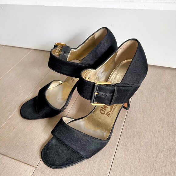 Salvatore Ferragamo Designer Vintage Black Velvet Heels - Picture 6 of 14